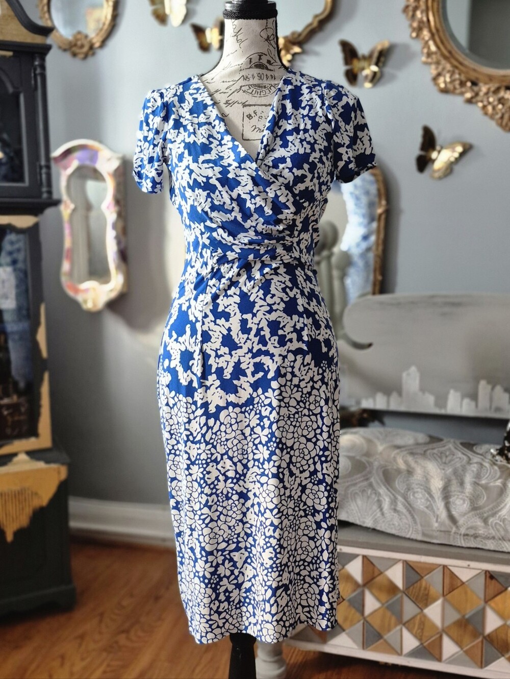 Morgan McFeeters 70s Vibe Blue and White Floral Dress Size 4